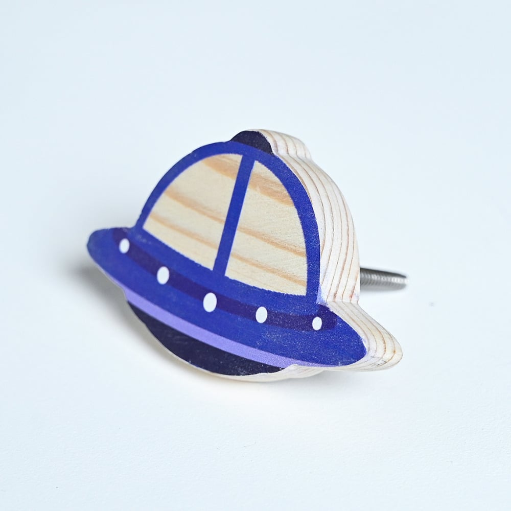 Handmade Pine Wood Spaceship Knob for Kids Furniture